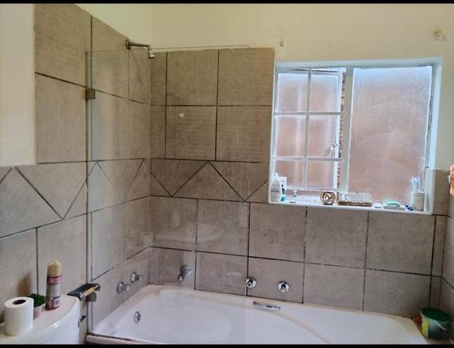 2 BEDROOM COMPLEX FOR SALE IN CLARINA